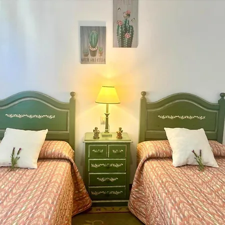 Holibai, , Casa Caeiro, Jardin Y Piscina Cerca Del Mar, Sabaris,